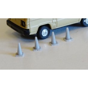 1025 Traffik kegler. H0.