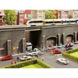 58056 NOCH Stenmur 33 cm lang. H0.