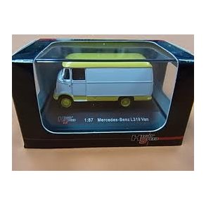 High Speed modeller Mercedes-Benz L319 Van. H0