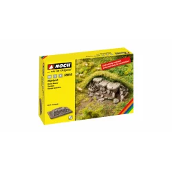 58616 NOCH. Delvist fritlagt gravhj. Mler 9 x 13,5 cm. 3,5 cm hj. H0.