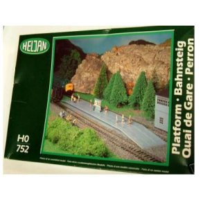 1781 HELJAN Hus med espalie. H0