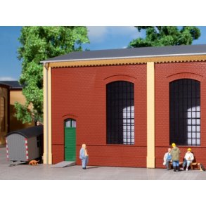 80502 AUHAGEN Vg med industrivibduer. H0.