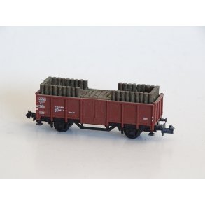 Cl 108 TRIX ben godsvogn med tr p ladet. N. Brugt