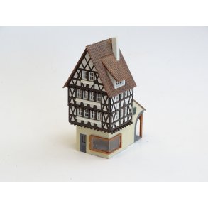 Cl 242 UKENDT Byhus. N. Brugt