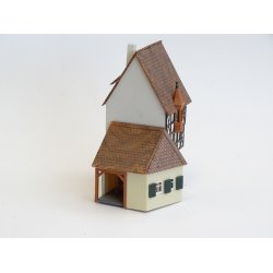 Cl 242 UKENDT Byhus. N. Brugt