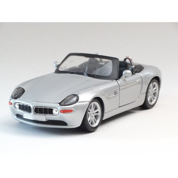 CL BMW Z8 MAISTO. BMW strelses forhold 1:18