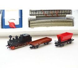 FV 0981 MRKLIN. St med lokomotiv og 2 vogne samt skinner. H0. Analog. Brugt