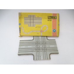 JBL Faller racer bane. Ret stor bane med mange sjove skinner.