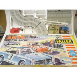 JBL Faller racer bane. Ret stor bane med mange sjove skinner.