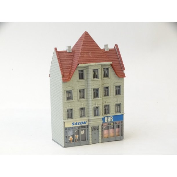 PK 6026. HELJAN. etage ejendom med Bar og Salon. H0. Brugt.