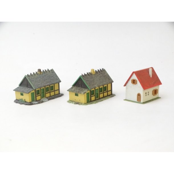 PK 6008 Heljan og andet. 3 sm huse. H0. Brugt.