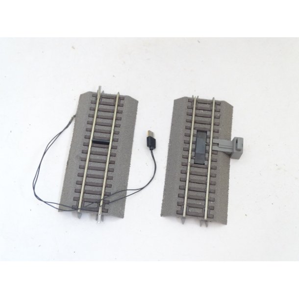 FV 42518 og 42519 ROCO. Afkoblingsskinne og kontakt skinne.. H0. Brugt.