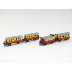 Pk LOT 5 MRKLIN. " 3 ommalede vogne + 4108 Rd/Baige i Lot. H0. Brugt