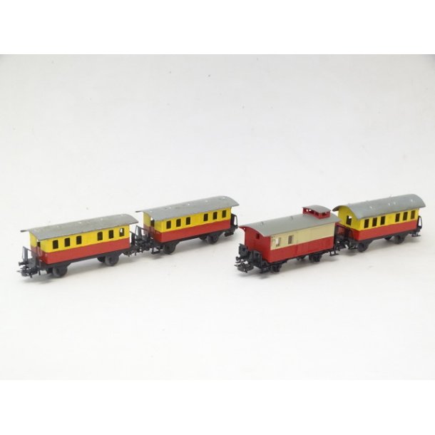 Pk LOT 5 MRKLIN. " 3 ommalede vogne + 4108 Rd/Baige i Lot. H0. Brugt