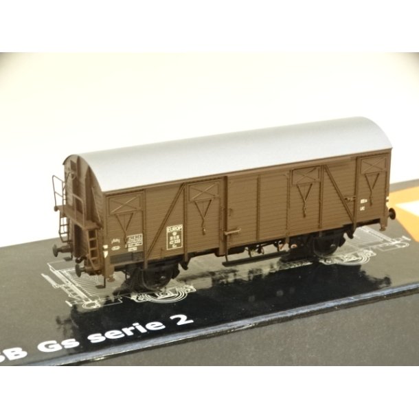 OP 0403. MCK. DSB Gs 42335. Lukket godsvogn med s�lvtag. H0. Brugt