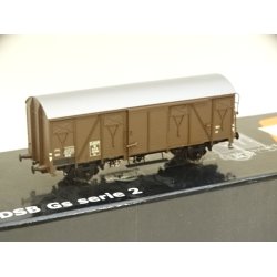 OP 0402. MCK. DSB Gs 42000. Lukket godsvogn med s�lvtag. H0. Brugt
