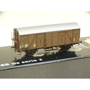OP 0401. MCK. DSB Gs 41985. Lukket godsvogn med s�lvtag. H0. Brugt