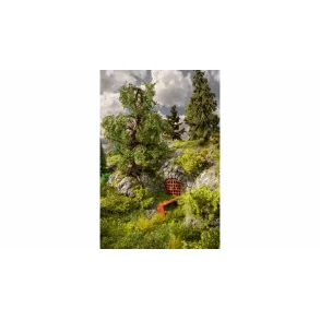 60762 NOCH. Forladt grotte med hndmalet tipvogn og lge samt Egetr. H0